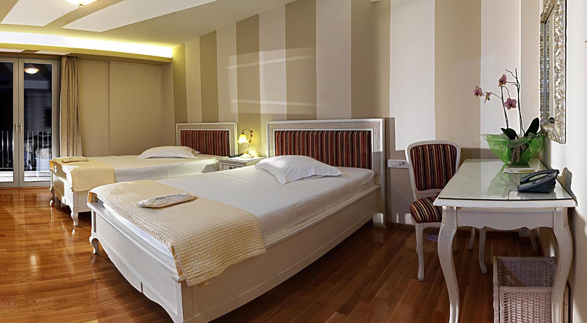 Hondos Classic Hotel & Spa Nestani Phòng bức ảnh