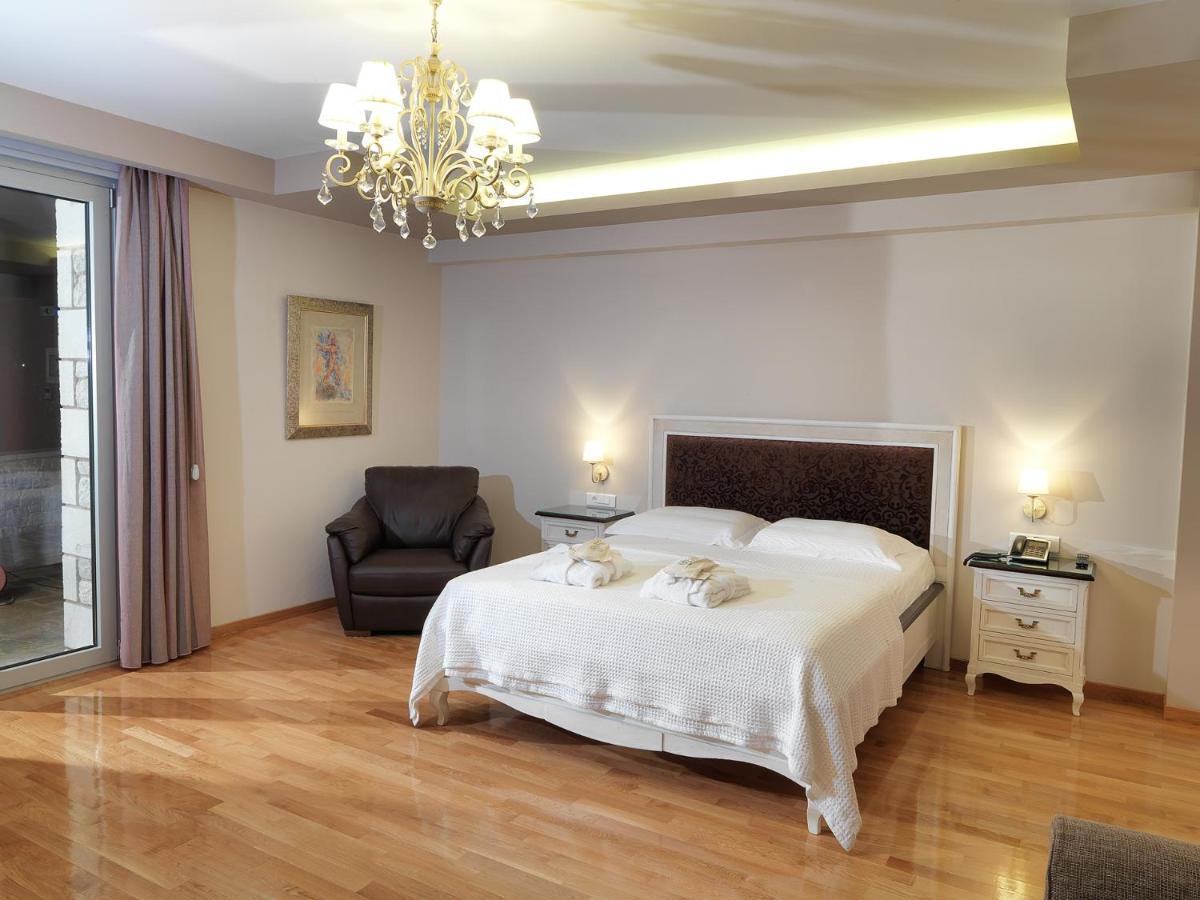 Hondos Classic Hotel & Spa Nestani Ngoại thất bức ảnh